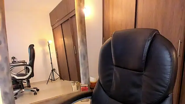 Snapshot of alikahouston4 chatting on 03-06-25, 08:19 alikahouston4 online show from 03-06-25, 08:19