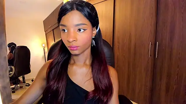 Snapshot of alikahouston4 chatting on 09-12-25, 02:11 alikahouston4 online show from 09-12-25, 02:11