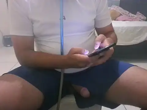 Snapshot of pauzudoxxs chatting on 12-20-25, 07:21 pauzudoxxs online show from 12-20-25, 07:21