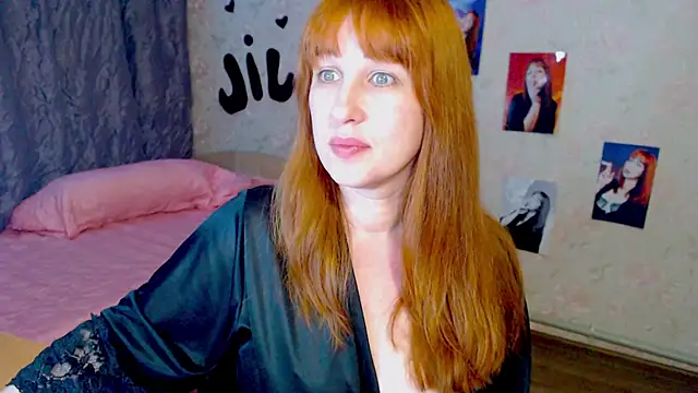 Snapshot of JillStevens chatting on 02-08-25, 02:58 JillStevens online show from 02-08-25, 02:58