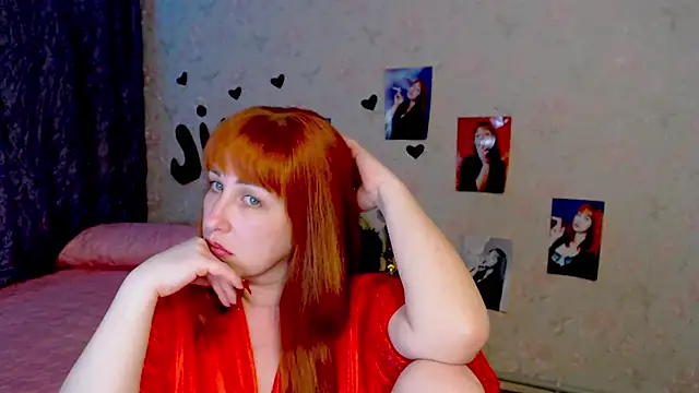 Snapshot of JillStevens chatting on 03-08-25, 12:00 JillStevens online show from 03-08-25, 12:00