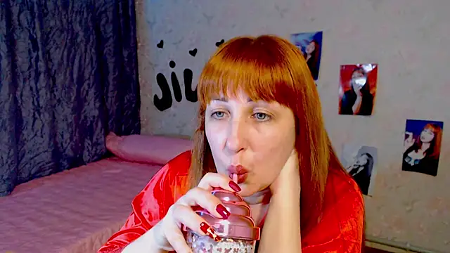 Snapshot of JillStevens chatting on 03-19-25, 11:47 JillStevens online show from 03-19-25, 11:47