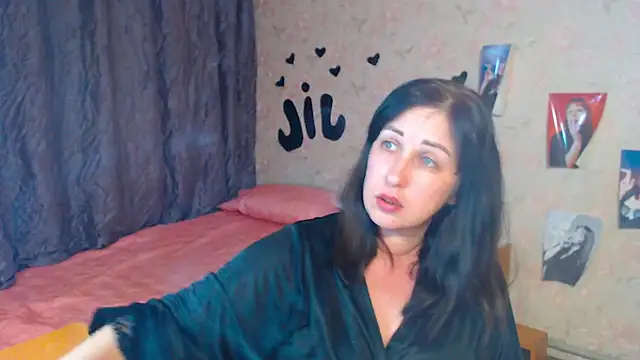 Snapshot of JillStevens chatting on 09-20-25, 02:40 JillStevens online show from 09-20-25, 02:40