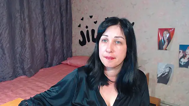 Snapshot of JillStevens chatting on 10-01-25, 04:35 JillStevens online show from 10-01-25, 04:35