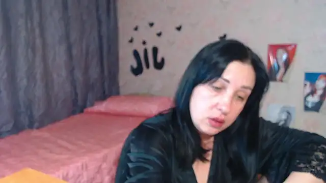 Snapshot of JillStevens chatting on 10-04-25, 10:24 JillStevens online show from 10-04-25, 10:24