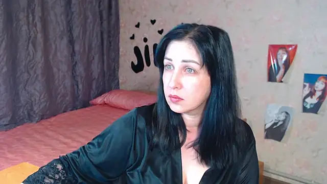 Snapshot of JillStevens chatting on 10-06-25, 03:31 JillStevens online show from 10-06-25, 03:31