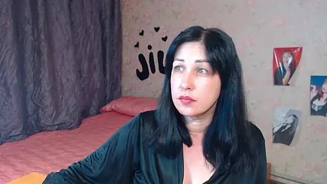 Snapshot of JillStevens chatting on 10-10-25, 12:09 JillStevens online show from 10-10-25, 12:09