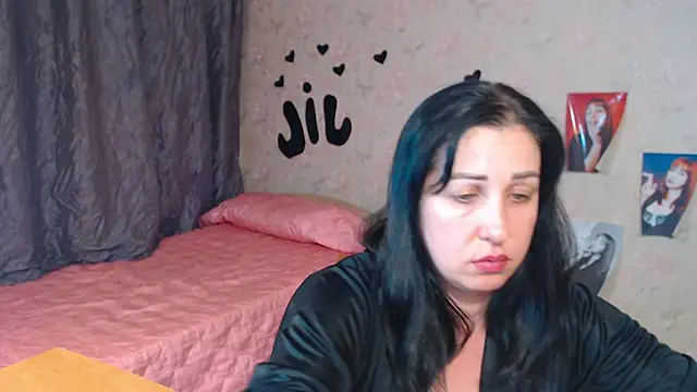 Snapshot of JillStevens chatting on 10-17-25, 07:38 JillStevens online show from 10-17-25, 07:38