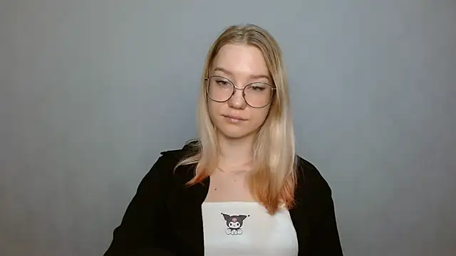 Snapshot of cindi_hot chatting on 01-21-25, 01:22 cindi hot online show from 01-21-25, 01:22