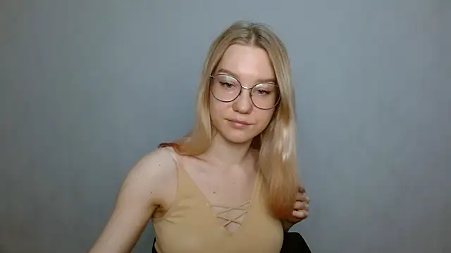 Snapshot of cindi_hot chatting on 01-23-25, 12:41 cindi hot online show from 01-23-25, 12:41