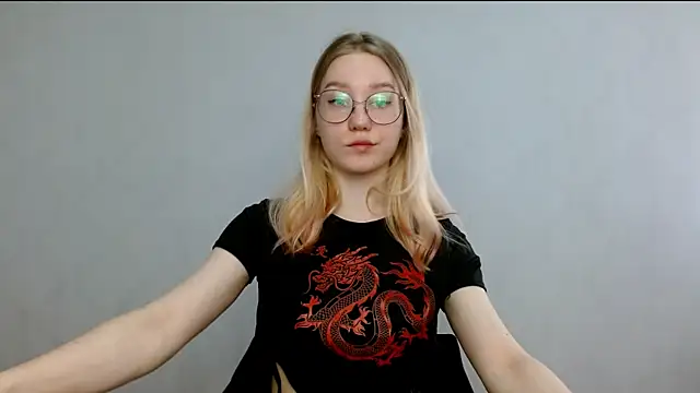 Snapshot of cindi_hot chatting on 02-17-25, 10:18 cindi hot online show from 02-17-25, 10:18