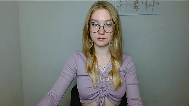 Snapshot of cindi_hot chatting on 10-09-25, 08:45 cindi hot online show from 10-09-25, 08:45