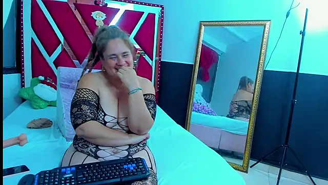 AnyelaGitanaMature online show from 12-26-24, 09:44