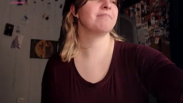 Snapshot of Saya_sweet chatting on 02-11-26, 12:32 Saya sweet online show from 02-11-26, 12:32