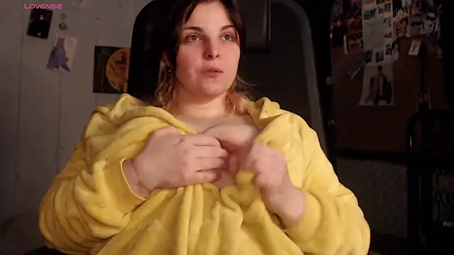 Snapshot of Saya_sweet chatting on 02-12-26, 07:47 Saya sweet online show from 02-12-26, 07:47