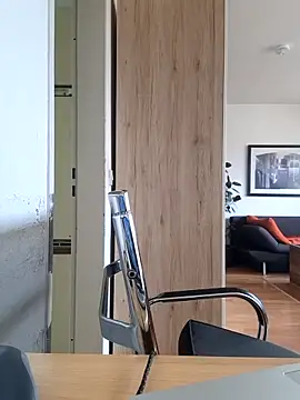 Snapshot of Milkasahne64 chatting on 09-17-25, 12:51 Milkasahne64 online show from 09-17-25, 12:51