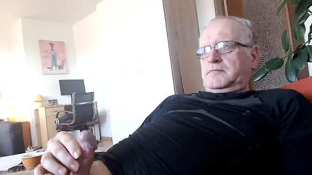 Milkasahne64 online show from 03-21-26, 09:36