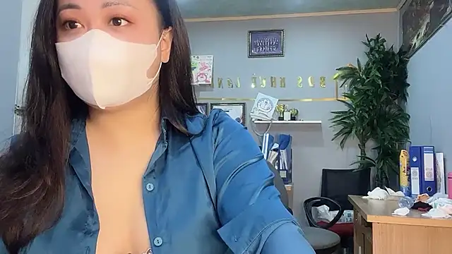 Bamboo Swetie online show from 12-18-24, 12:43