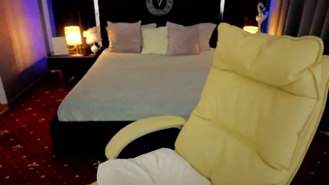 Snapshot of Lexi_Si chatting on 09-20-25, 06:14 Lexi Si online show from 09-20-25, 06:14