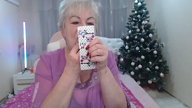 Snapshot of KayleSmoll chatting on 01-09-26, 07:37 KayleSmoll online show from 01-09-26, 07:37