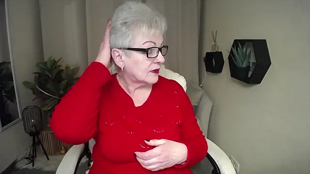 Snapshot of KayleSmoll chatting on 02-03-26, 07:41 KayleSmoll online show from 02-03-26, 07:41