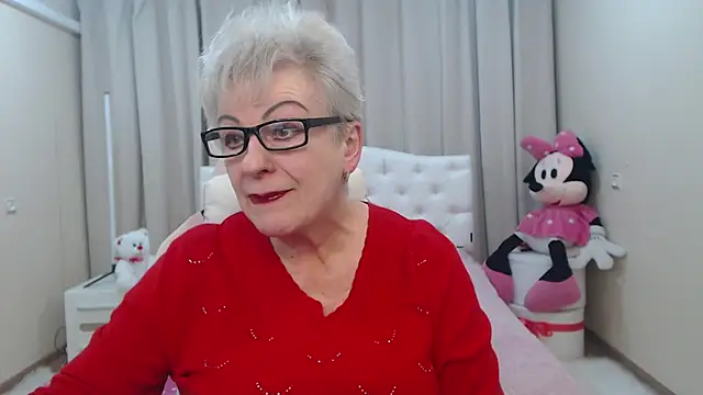 Snapshot of KayleSmoll chatting on 02-16-26, 07:32 KayleSmoll online show from 02-16-26, 07:32