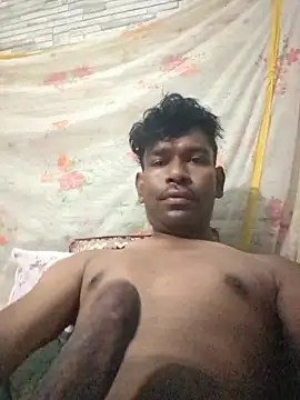 Snapshot of richardjames95 chatting on 05-15-26, 01:07 richardjames95 online show from 05-15-26, 01:07