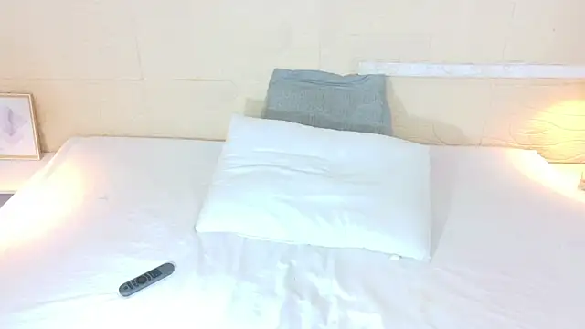 Shamiraa moore online show from 10-01-25, 08:26