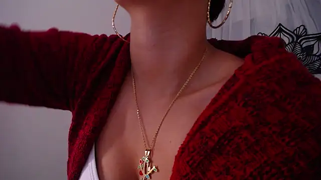 Snapshot of MarianaSanz chatting on 12-15-24, 12:28 MarianaSanz online show from 12-15-24, 12:28