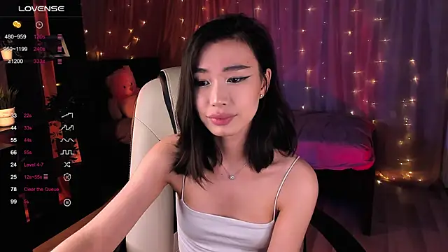 Snapshot of sensualily chatting on 12-28-24, 09:40 sensualily online show from 12-28-24, 09:40