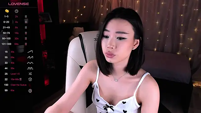 Snapshot of sensualily chatting on 02-05-25, 06:04 sensualily online show from 02-05-25, 06:04