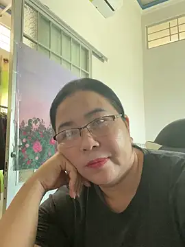 Snapshot of NDith chatting on 03-17-25, 05:12 NDith online show from 03-17-25, 05:12