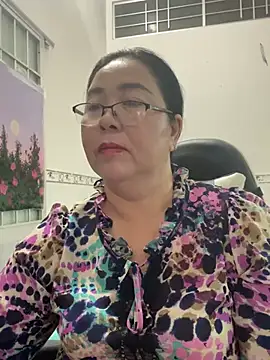 Snapshot of NDith chatting on 03-17-25, 11:21 NDith online show from 03-17-25, 11:21