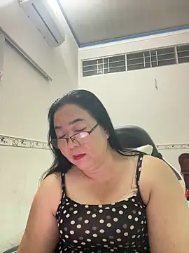 Snapshot of NDith chatting on 03-18-25, 03:31 NDith online show from 03-18-25, 03:31