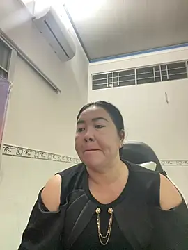 Snapshot of NDith chatting on 03-18-25, 08:48 NDith online show from 03-18-25, 08:48