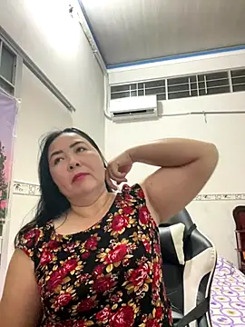 Snapshot of NDith chatting on 09-11-25, 11:21 NDith online show from 09-11-25, 11:21