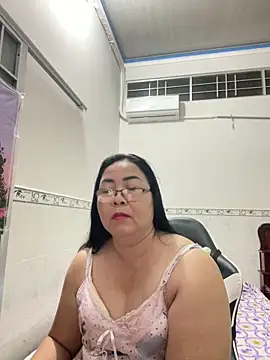 Snapshot of NDith chatting on 09-27-25, 02:11 NDith online show from 09-27-25, 02:11