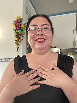 Snapshot of NDith chatting on 10-01-25, 10:10 NDith online show from 10-01-25, 10:10