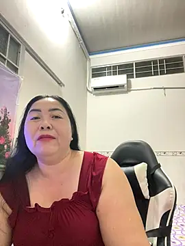 Snapshot of NDith chatting on 10-06-25, 11:40 NDith online show from 10-06-25, 11:40