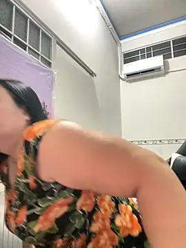 Snapshot of NDith chatting on 10-10-25, 12:04 NDith online show from 10-10-25, 12:04