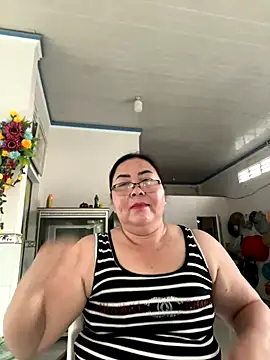 Snapshot of NDith chatting on 10-15-25, 10:04 NDith online show from 10-15-25, 10:04