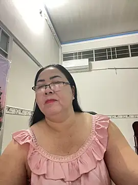 Snapshot of NDith chatting on 10-16-25, 12:39 NDith online show from 10-16-25, 12:39