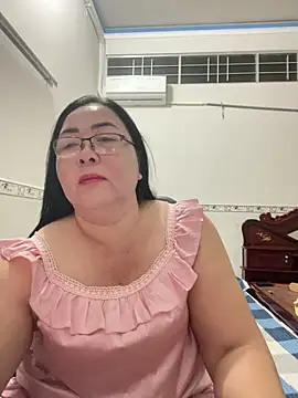 Snapshot of NDith chatting on 10-18-25, 01:34 NDith online show from 10-18-25, 01:34