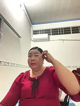 Snapshot of NDith chatting on 10-22-25, 10:42 NDith online show from 10-22-25, 10:42