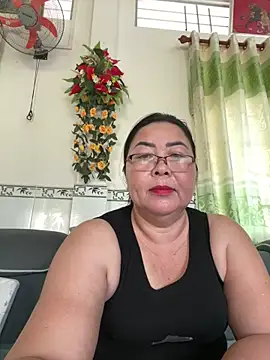 Snapshot of NDith chatting on 10-23-25, 11:57 NDith online show from 10-23-25, 11:57