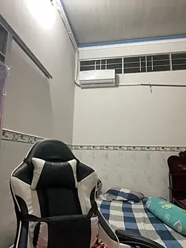 Snapshot of NDith chatting on 11-01-25, 10:23 NDith online show from 11-01-25, 10:23