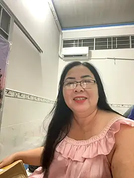 Snapshot of NDith chatting on 11-10-25, 01:32 NDith online show from 11-10-25, 01:32