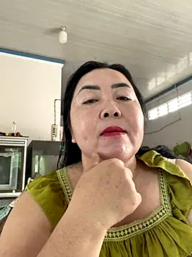 Snapshot of NDith chatting on 11-12-25, 02:23 NDith online show from 11-12-25, 02:23