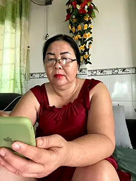 Snapshot of NDith chatting on 11-16-25, 11:54 NDith online show from 11-16-25, 11:54