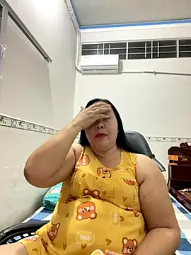 Snapshot of NDith chatting on 11-26-25, 12:06 NDith online show from 11-26-25, 12:06